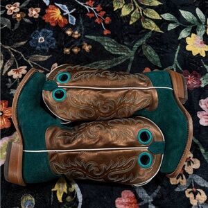 Ariat Turquoise boot, no longer in production
